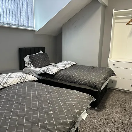 Mount 3 Bed Close To City Centre Apartment Leeds (West Yorkshire)